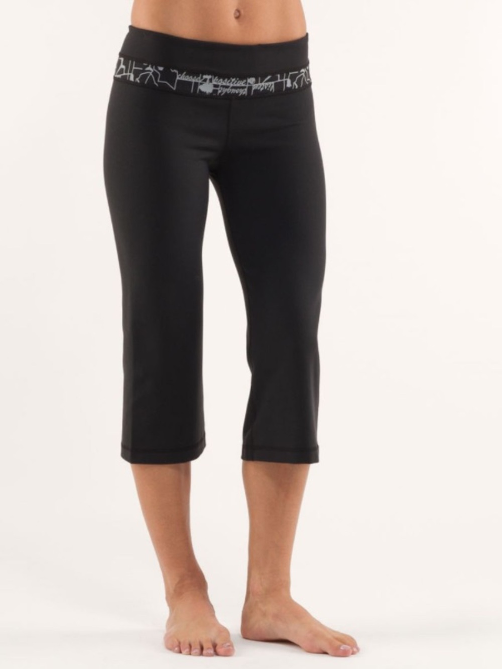 New Lululemon Groove Crop Pant Size 8 Black Reversible Luon Yoga Gym Workout